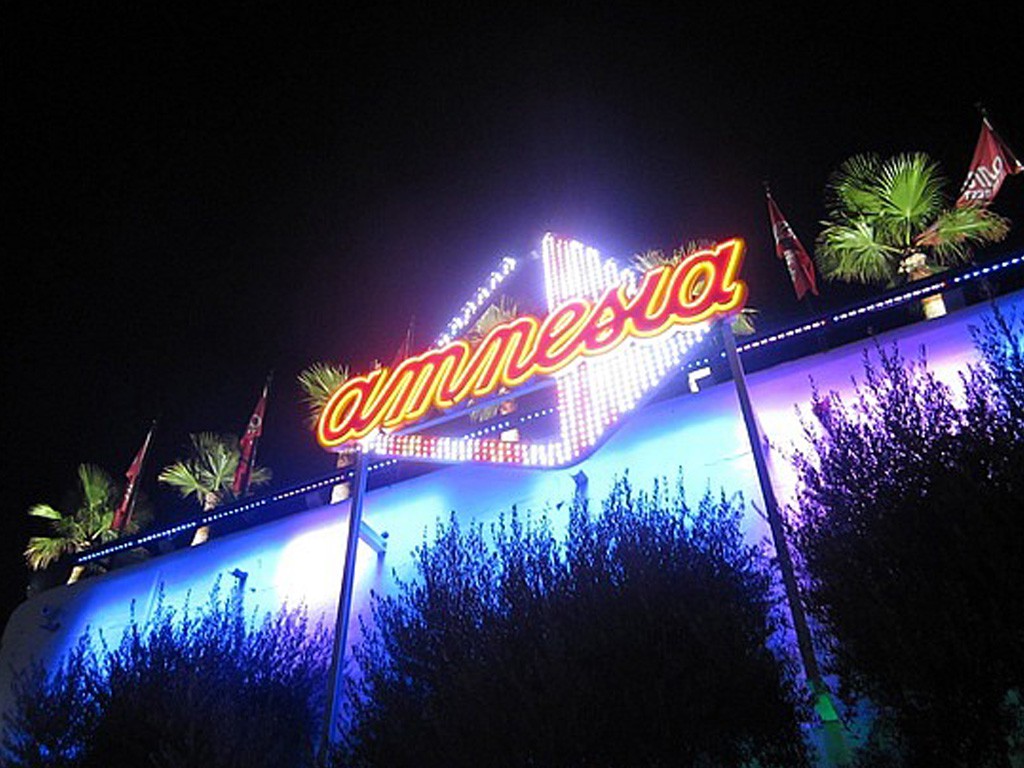 Adam Beyer primer DJ para el opening de Amnesia Ibiza