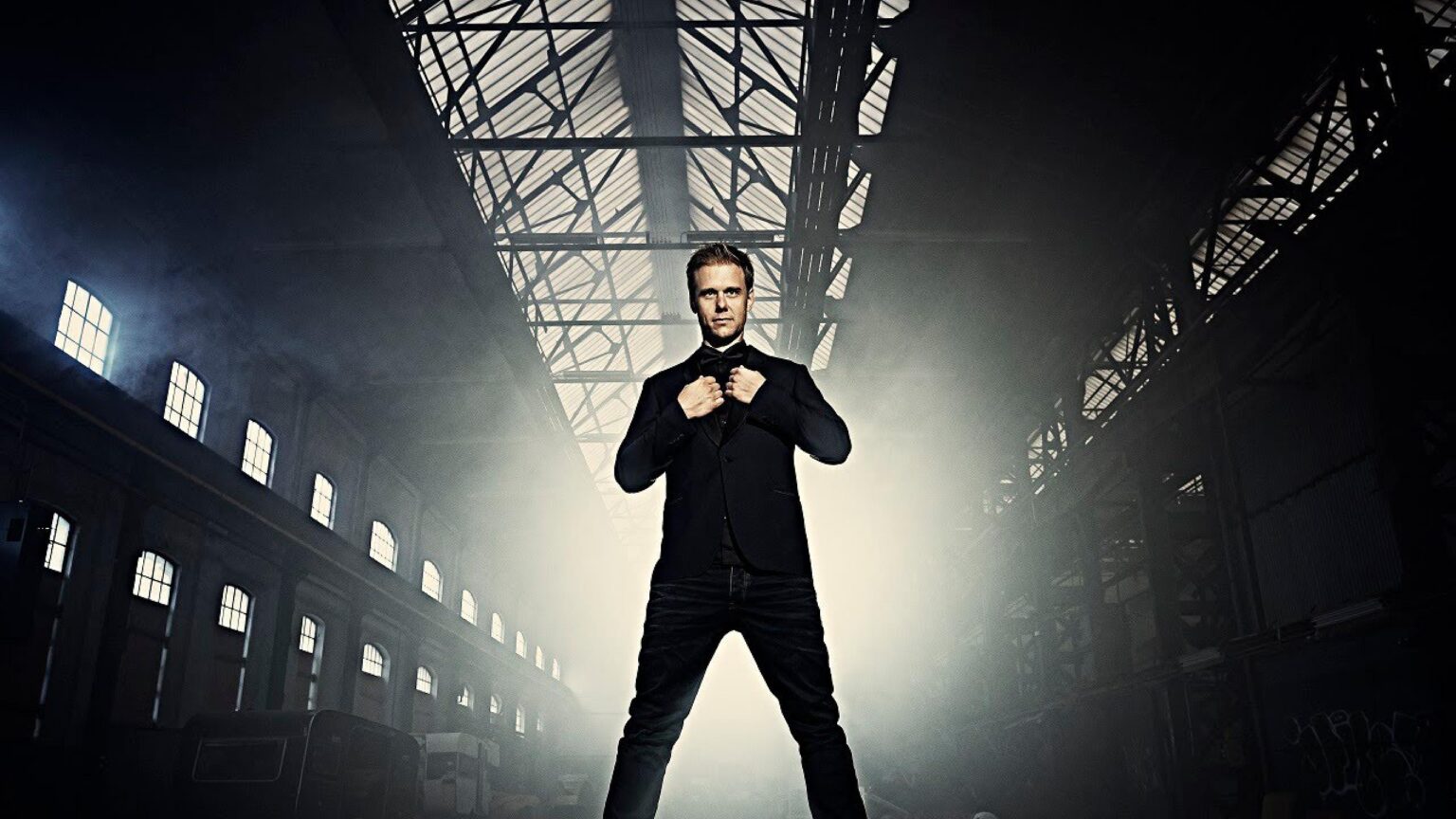 Armin Van Buuren saca nuevo album lleno de colaboraciones.